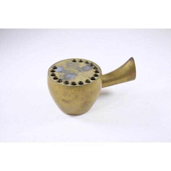 Vintage brass flower frog, decorative metal mystery item, antique telephone horn - Picture 7 of 10